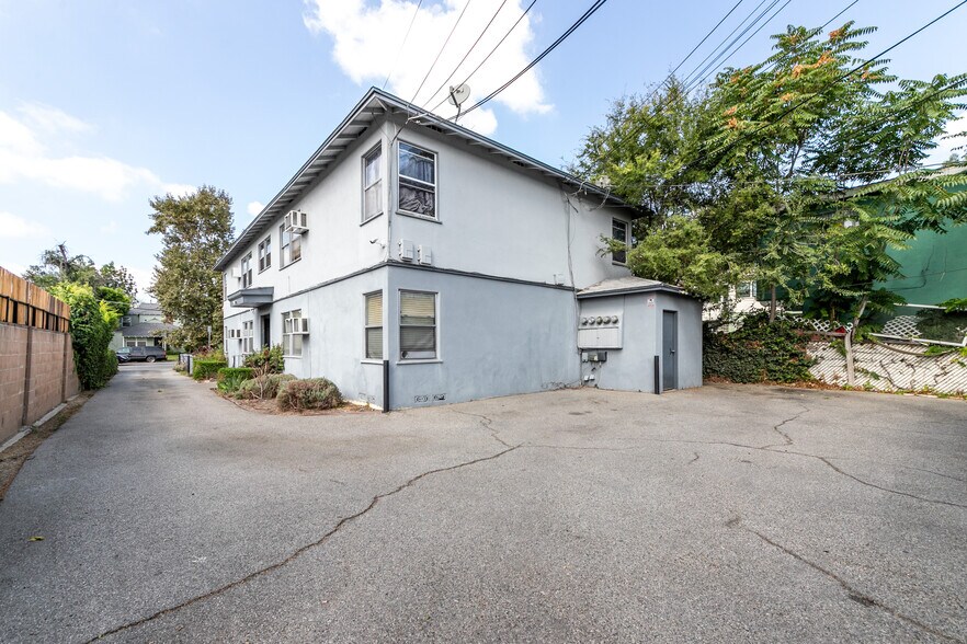 More Photos Of 5444 Colfax Ave, Valley Village Apartments For Sale