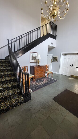 More Photos Of 124 1st Ave S, Franklin Office For Lease