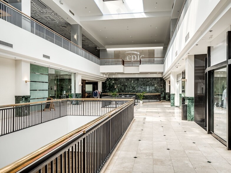 More Photos Of 1900 NW Expressway, Oklahoma City Office For Lease