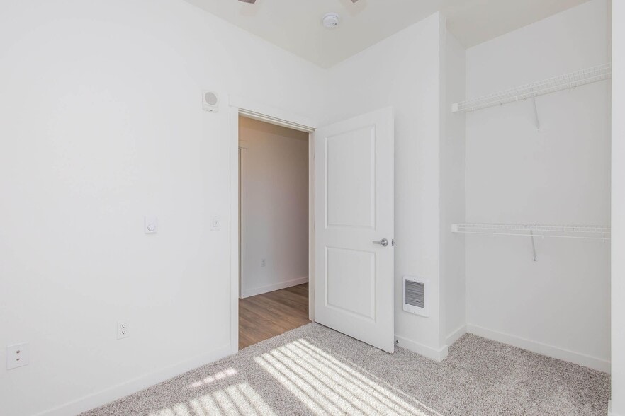More Photos Of 15300 33rd Ave S, Seatac Apartments For Lease
