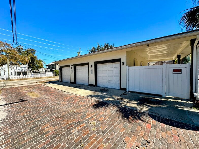 More Photos Of 838 6th St N, Saint Petersburg Apartments For Sale