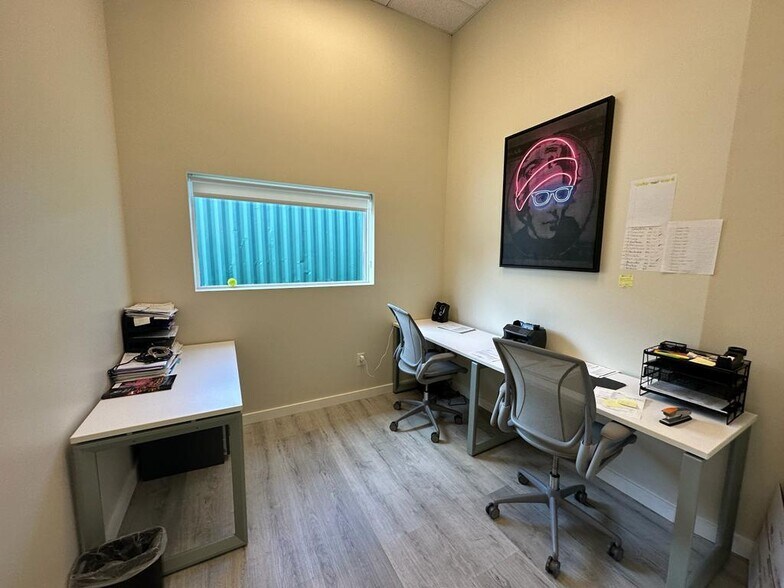 More Photos Of 423-425 NW 10th Ter, Hallandale Beach Light Manufacturing For Lease