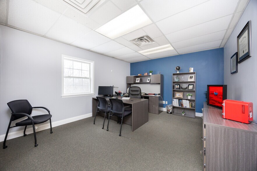 More Photos Of 1723 Swamp Pike, Gilbertsville Office For Lease