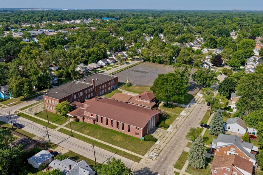 More Photos Of 26123 McDonald St, Dearborn Heights Religious Facility For Lease