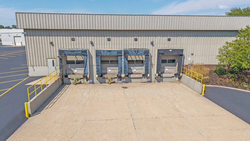 More Photos Of 13467 Quincy St, Holland Distribution For Lease