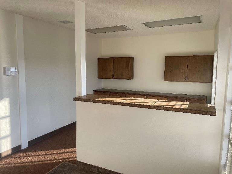 More Photos Of 850-862 Lancaster Dr SE, Salem Office For Sale