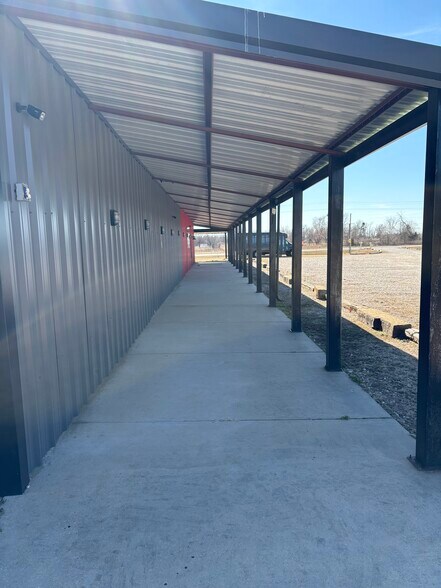 More Photos Of 1704 E Hwy 70, Kingston Bar For Sale