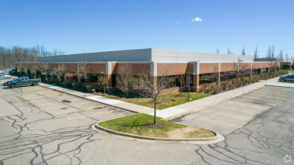 More Photos Of 27000 Meadowbrook Rd, Novi Research And Development For Lease