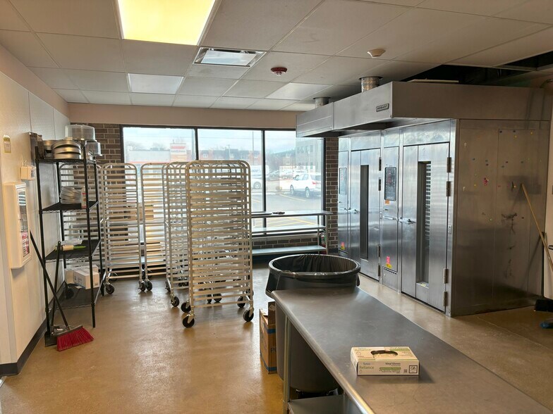 More Photos Of 10800-10822 S Cicero Ave, Oak Lawn Storefront Retail Office For Lease