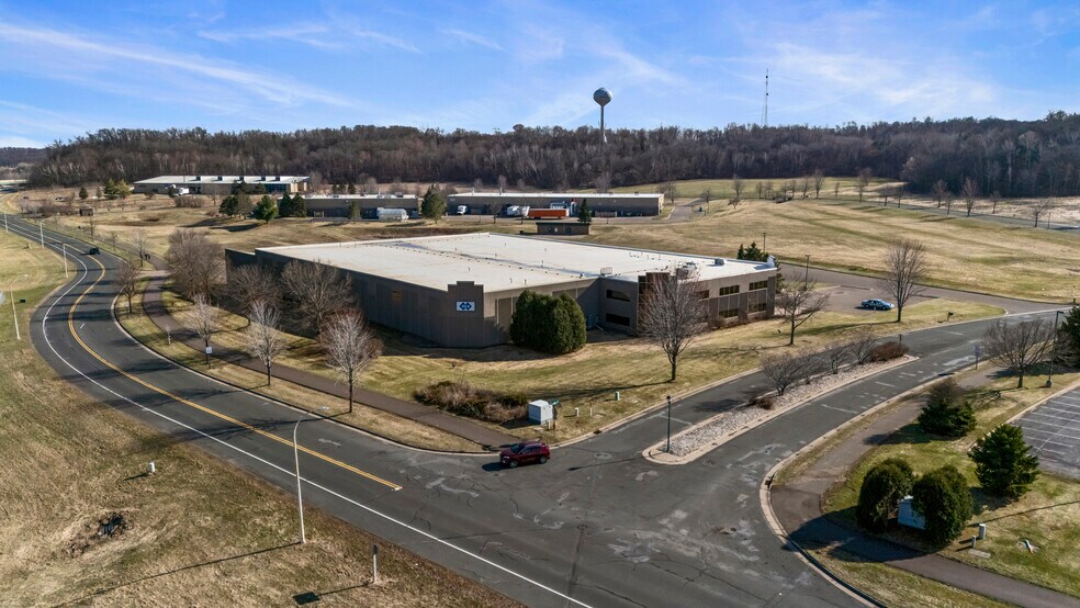 More Photos Of 610 Whitetail Blvd, River Falls Warehouse For Lease