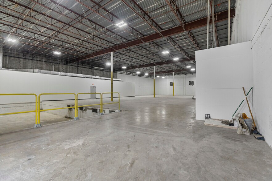 More Photos Of 7950-7966 NW 14th St, Miami Unknown For Lease