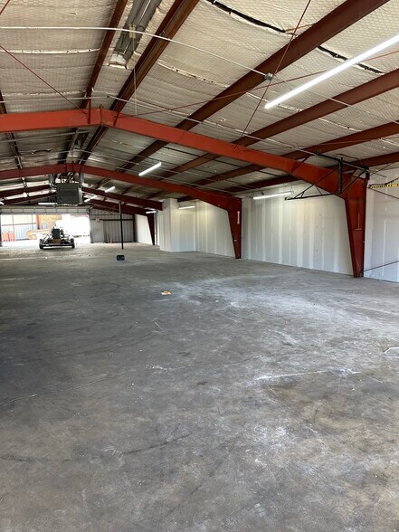More Photos Of 215 Daniel, Denton Warehouse For Lease