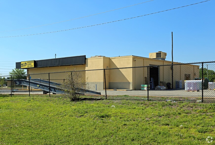 More Photos Of 2885 S Orlando Dr, Sanford Freestanding For Lease