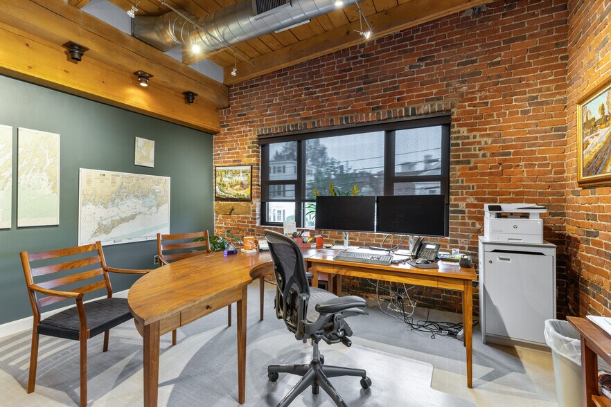 More Photos Of 1 Harris St, Newburyport Medical For Lease