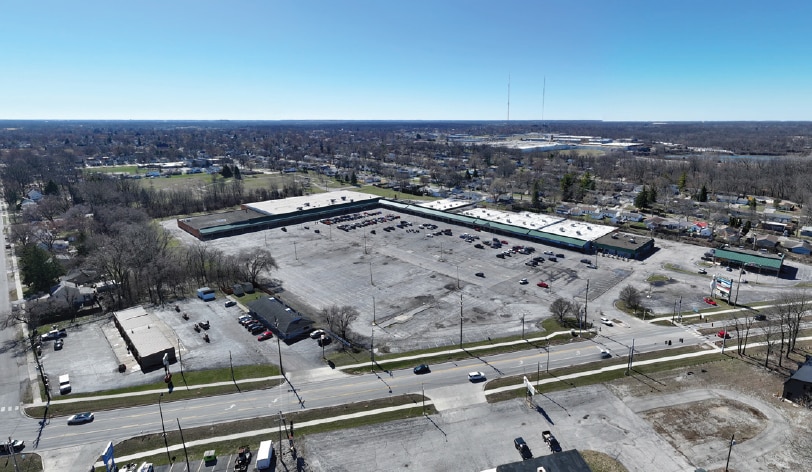 Primary Photo Of 1421-1575 Goshen Ave, Fort Wayne Storefront For Sale