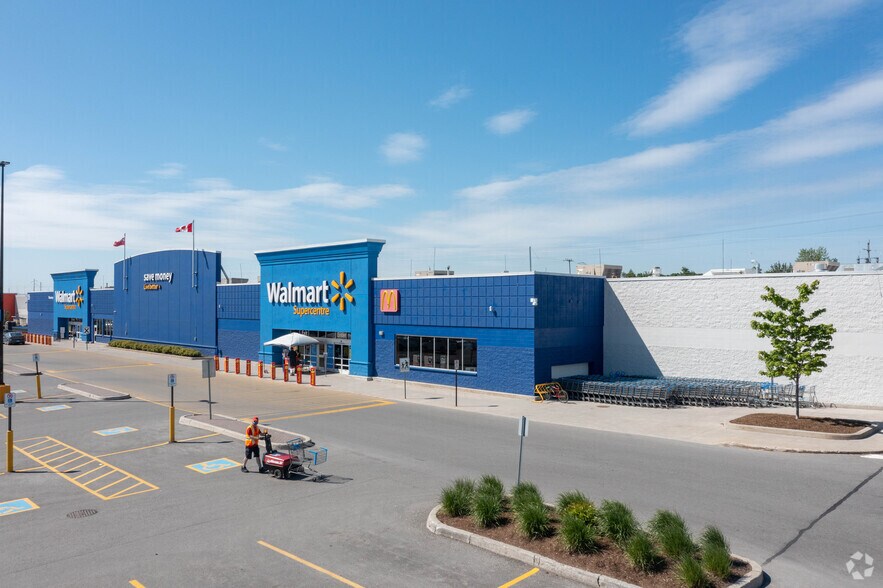 More Photos Of 35 Mapleview Dr W, Barrie Unknown For Lease