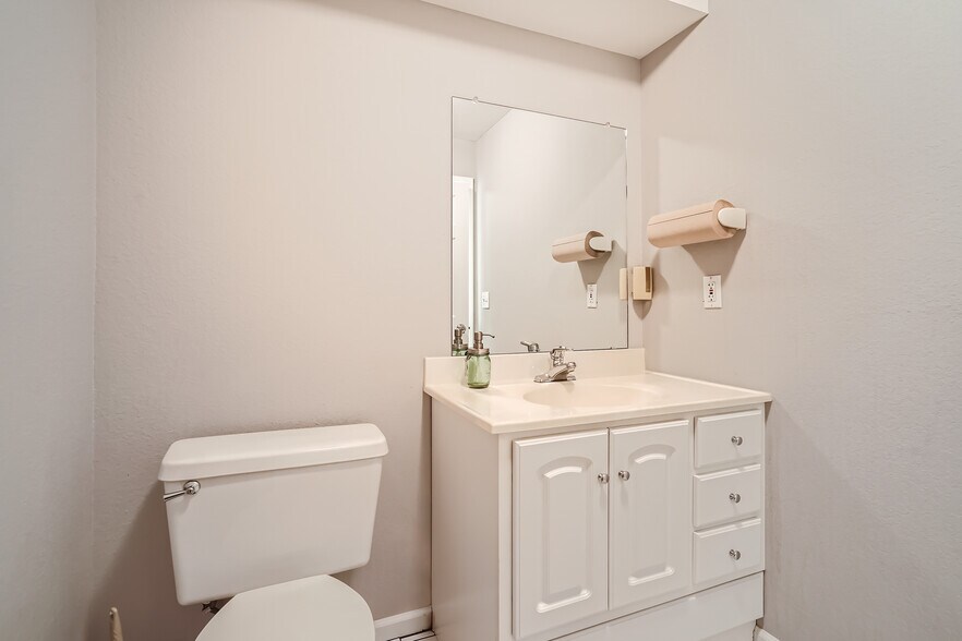 More Photos Of 7907 Zenobia St, Westminster Office For Sale