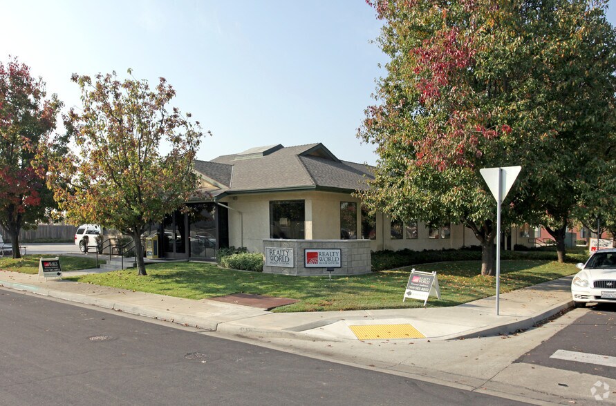 More Photos Of 1413 Bailey Dr, Hanford Office For Lease