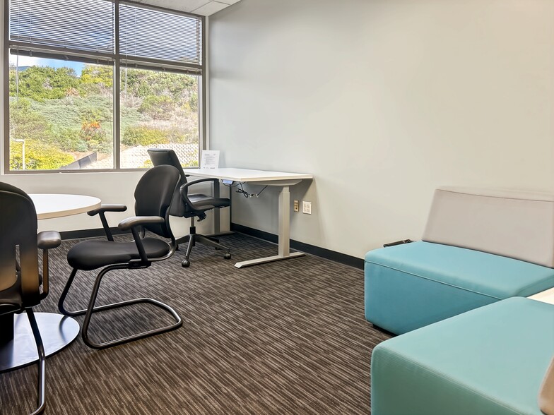 More Photos Of 1902 Wright Pl, Carlsbad Coworking Space