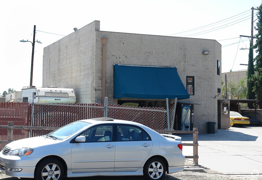 More Photos Of 23182 Orange Ave, Lake Forest Warehouse For Lease