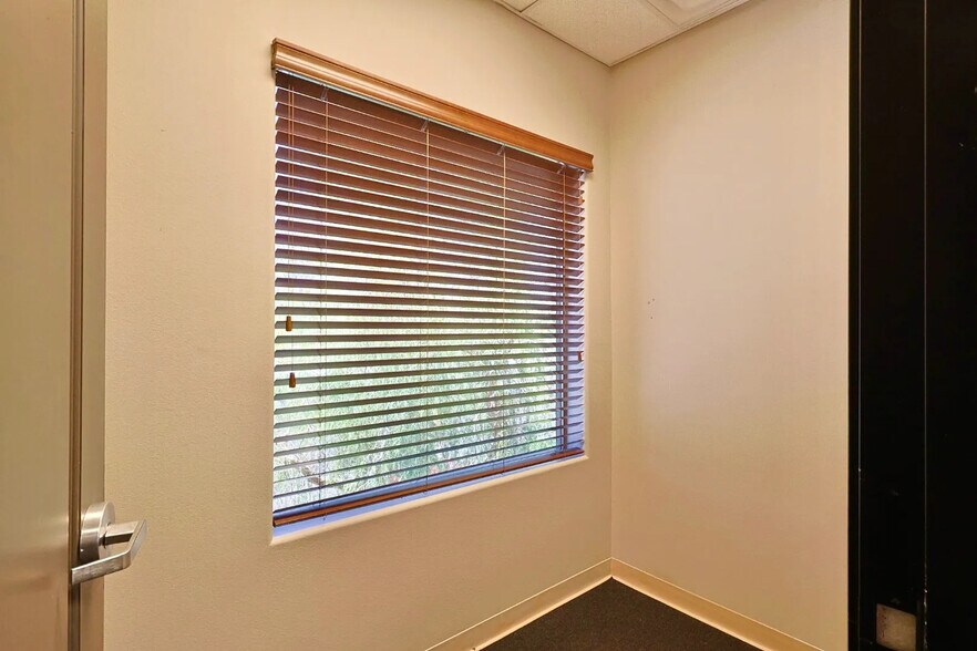 More Photos Of 8290 W Sahara Ave, Las Vegas Office For Lease