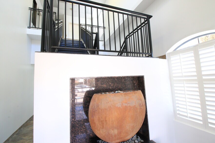 More Photos Of 5905 Winsome Ln, Houston Office For Sale