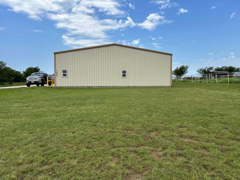 More Photos Of 1685 Melton Rd, Sanger Warehouse For Sale