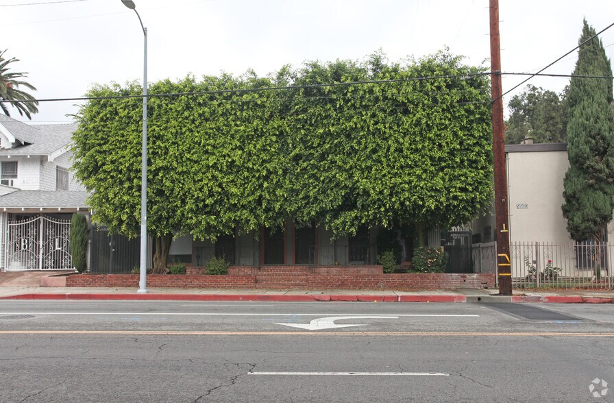 More Photos Of 5667 Franklin Ave, Los Angeles Apartments For Sale