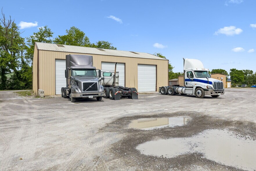 More Photos Of 1311 W College St, Murfreesboro Industrial For Sale