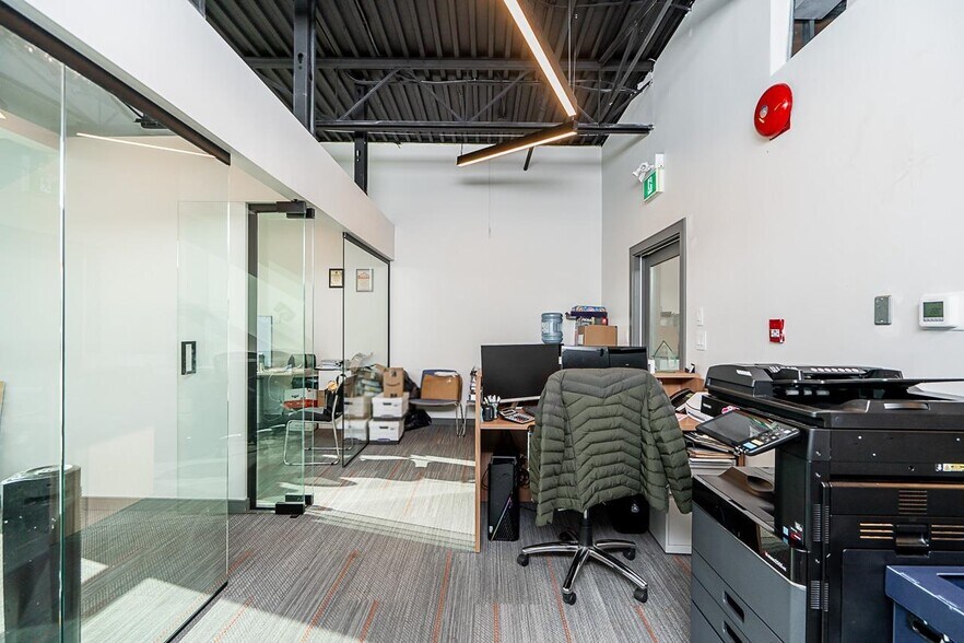 More Photos Of 8275 92 St, Delta Warehouse For Sale