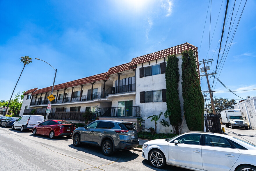 More Photos Of 7050 Waring Ave, Los Angeles Multifamily For Sale