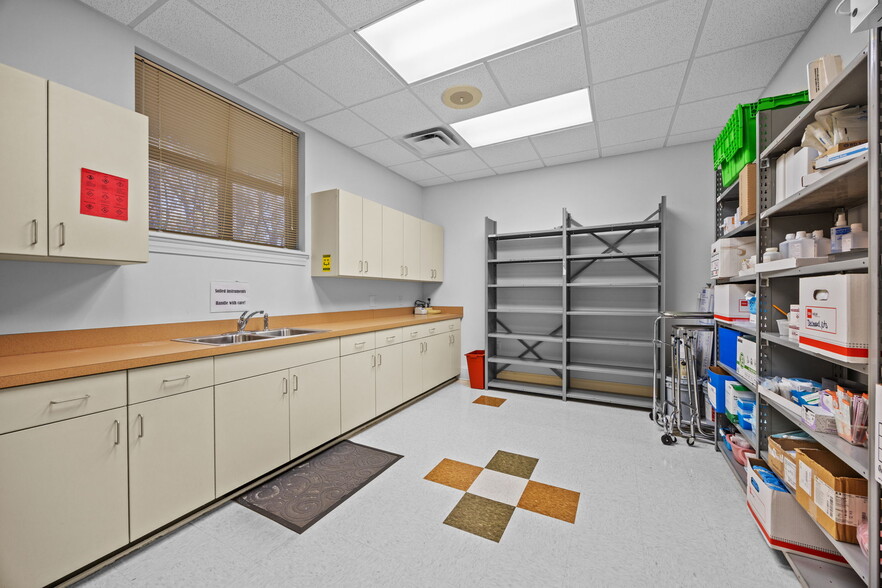 More Photos Of 2223 Hemby Ln, Greenville Medical For Sale