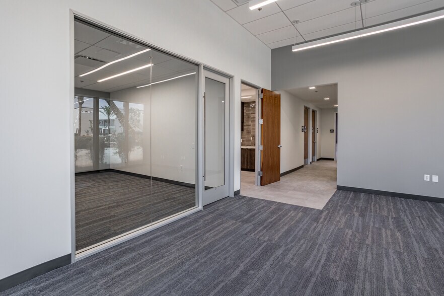 More Photos Of 2037-2077 S Vineyard Ave, Ontario Unknown For Lease