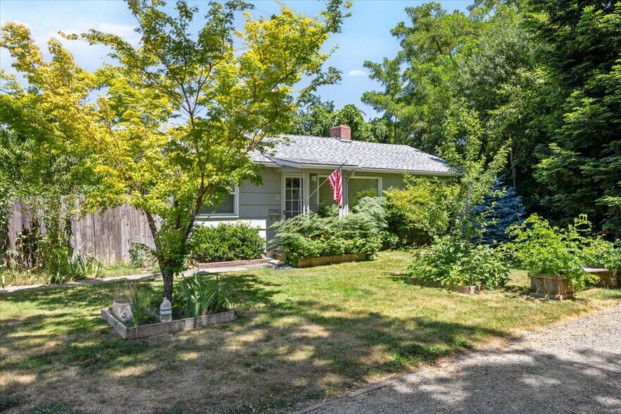 More Photos Of 307 Tussey Ln, Grants Pass Apartments For Sale