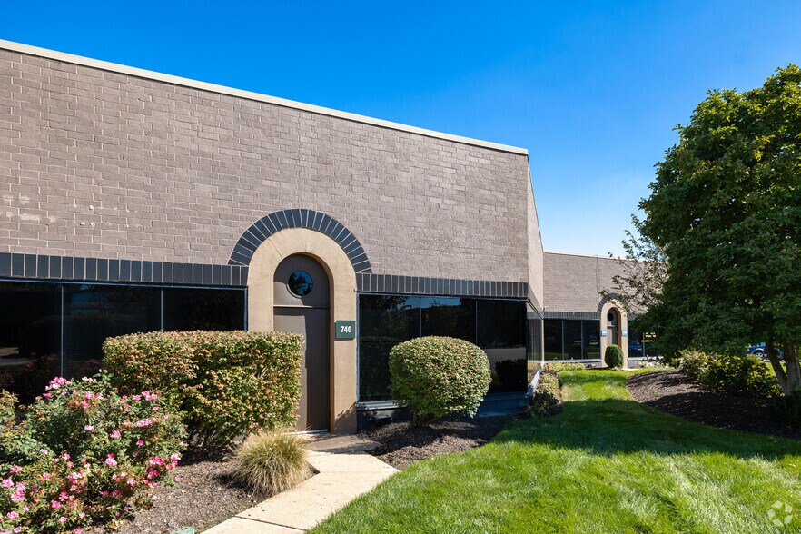 More Photos Of 732-756 Goddard Ave, Chesterfield Flex For Sale