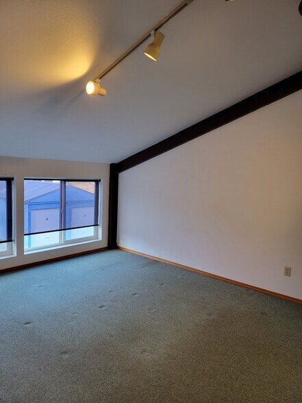 More Photos Of 16371 E State Route 3, Allyn Distribution For Lease