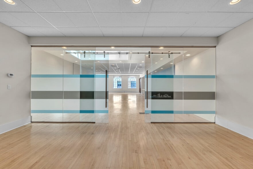 More Photos Of 26-28 S Tejon St, Colorado Springs Restaurant For Lease