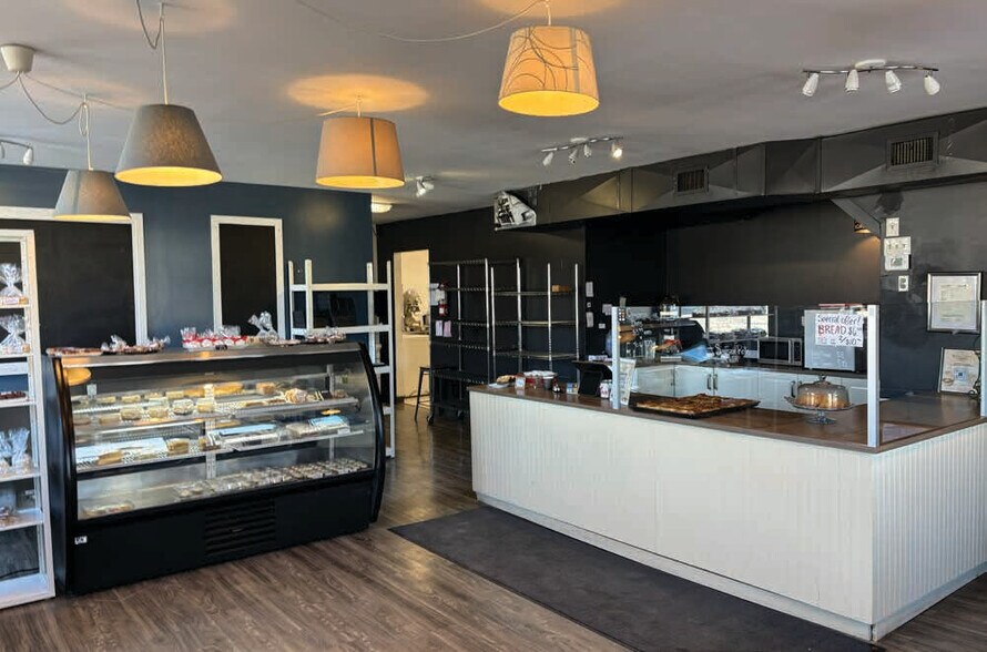 More Photos Of 1850 Ness Av, Winnipeg Freestanding For Sale