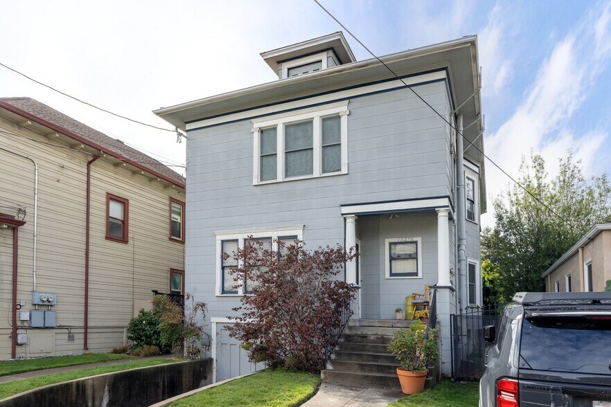 Primary Photo Of 1527 8th St, Alameda Apartments For Sale