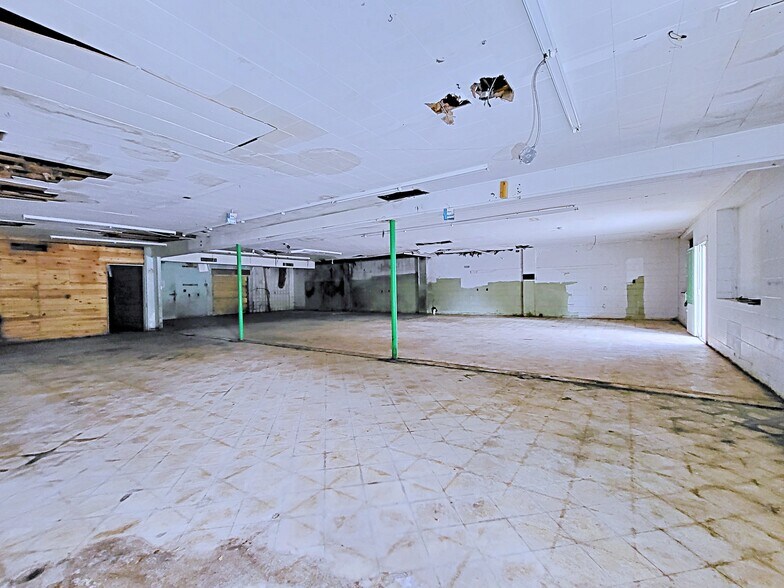 More Photos Of 3737 Boone Trl, Fayetteville Convenience Store For Sale