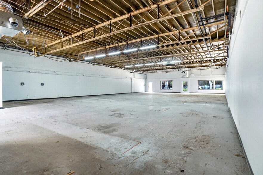 More Photos Of 2927 Morton St, Fort Worth Storefront For Lease