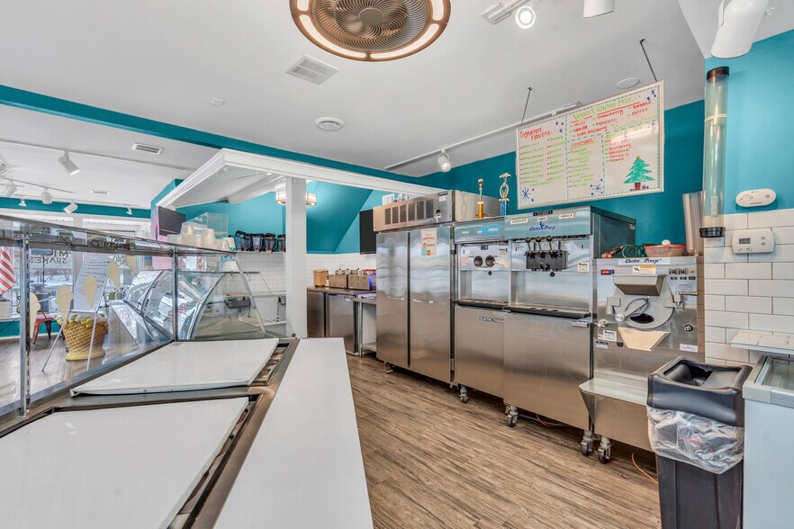 More Photos Of 59 N Main St, Manahawkin Freestanding For Sale