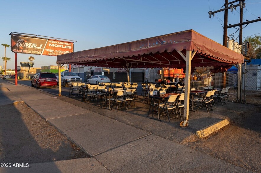 More Photos Of 2735 W Van Buren St, Phoenix Service For Sale
