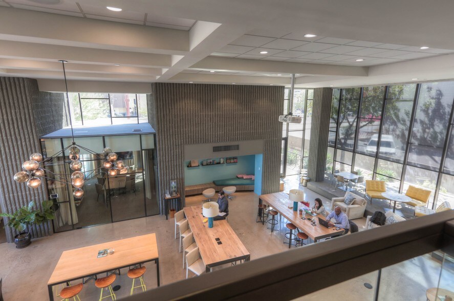 More Photos Of 2828 N Central Ave, Phoenix Loft Creative Space For Sale