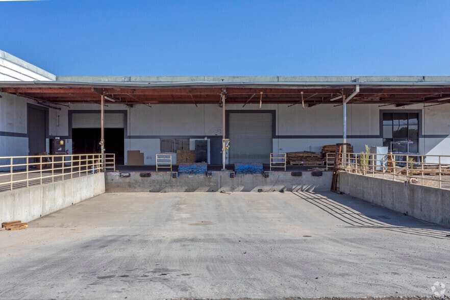 More Photos Of 5333 N Cornelia Ave, Fresno Warehouse For Lease