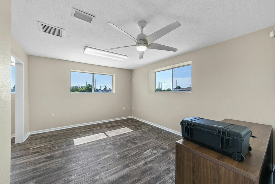 More Photos Of 1225 Transmitter Rd, Panama City Warehouse For Lease