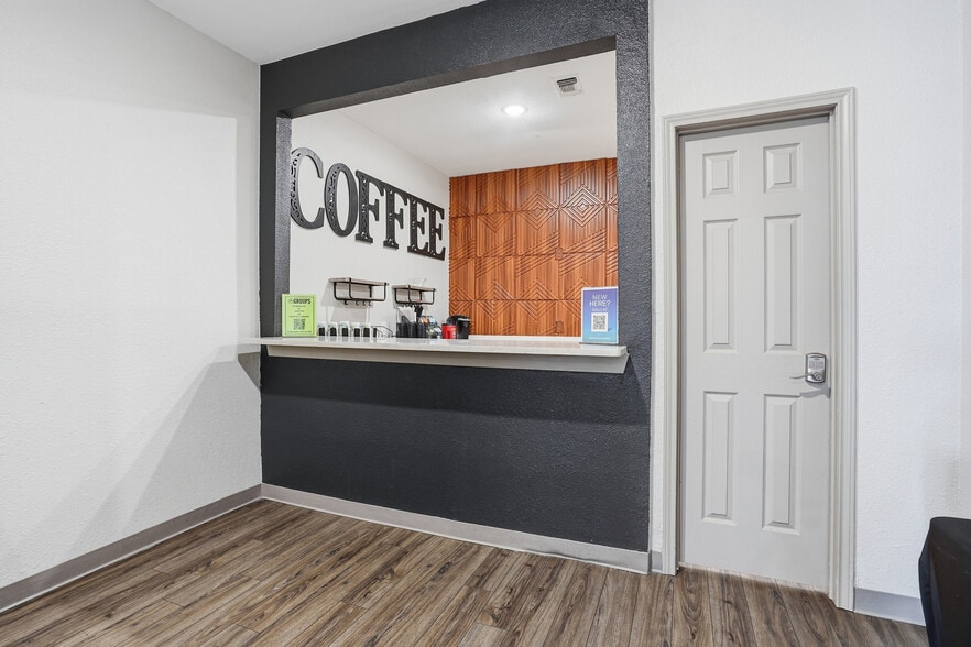 More Photos Of 342 SW Alsbury Blvd, Burleson Religious Facility For Sale