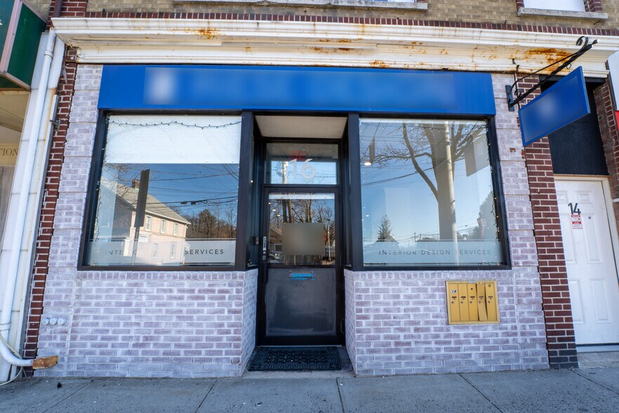 More Photos Of 12-16 Laurel Rd, East Northport Storefront Retail Office For Lease