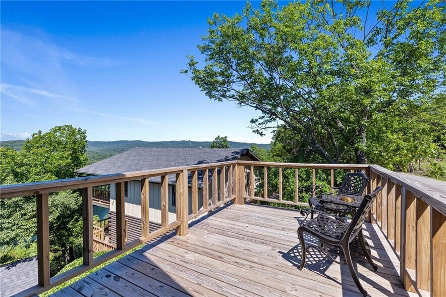 More Photos Of 755 County Road 210, Eureka Springs Hotel For Sale