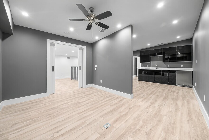 More Photos Of , Panama City Office For Sale